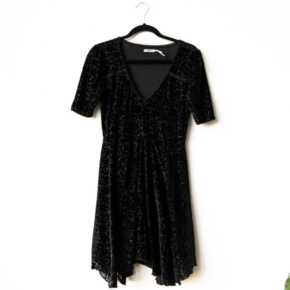 Kimchi Blue Dresses & Skirts - Kimchi Blue Black Velvet Skater Dress